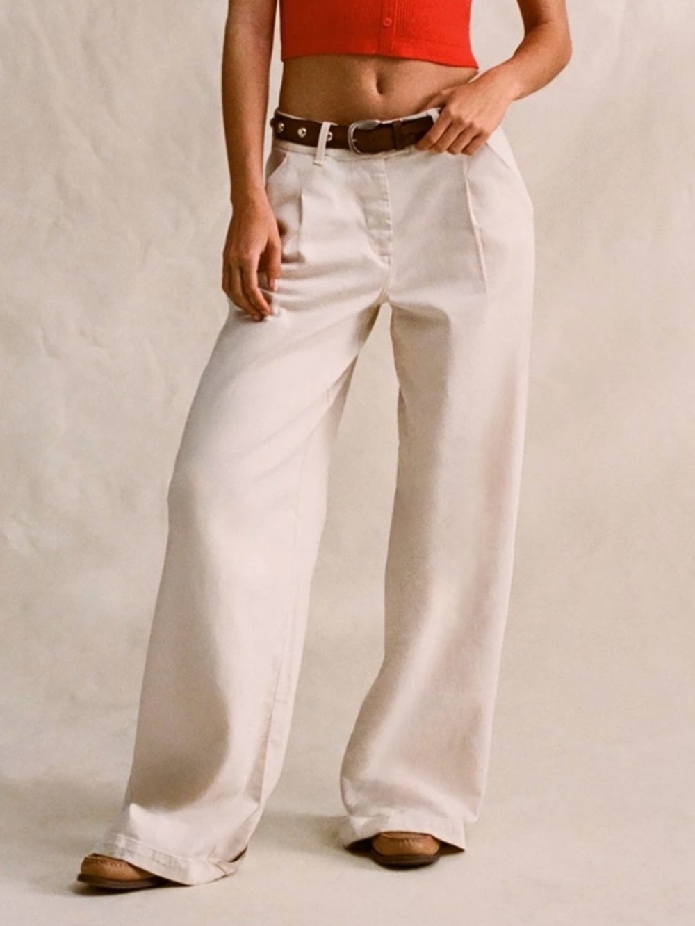 LIKE NEW American Eagle Cream Stretch Wide Leg Trousers 00 Short